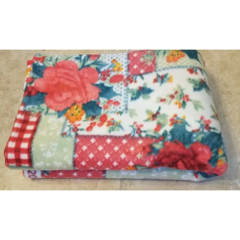 The Pioneer Woman Cheerful Rose Patchwork Fleece Fabric 2yards Blanket Throw NEW